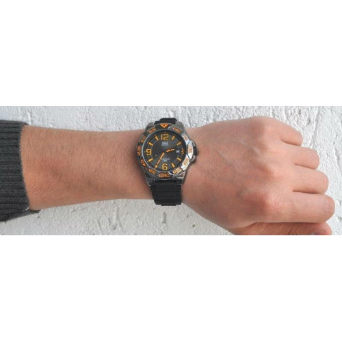 Часы Q&Q A446J505Y 1