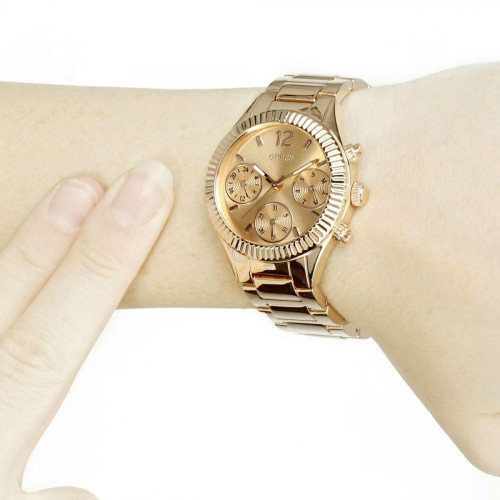 Часы Guess W0323L3 3