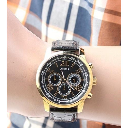 Часы Guess W0380G7 1