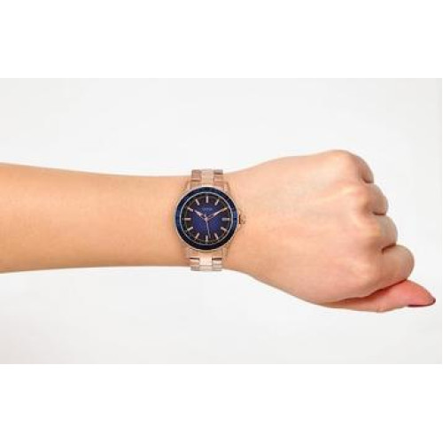 Часы Guess W0469L2 1