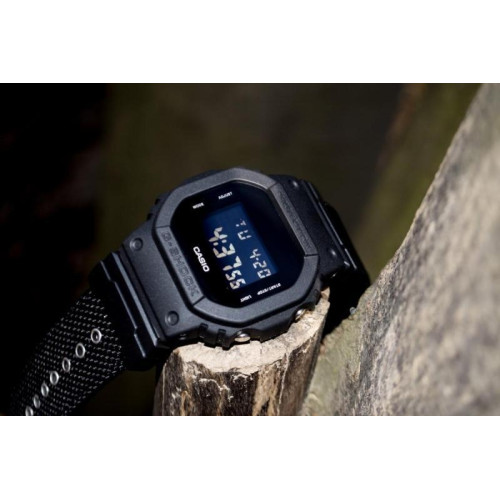 Часы Casio DW-5600BBN-1ER 1